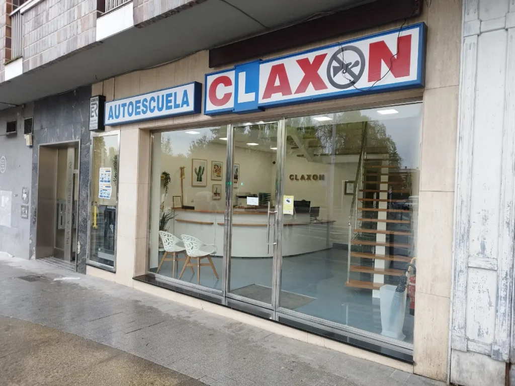 autoescuela claxon plaza bilbao