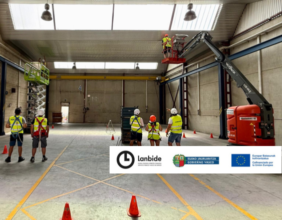 OPERADOR DE MAQUINARIA DE CONSTRUCCIÓN PLATAFORMA ELEVADORA MÓVIL DE PERSONAL